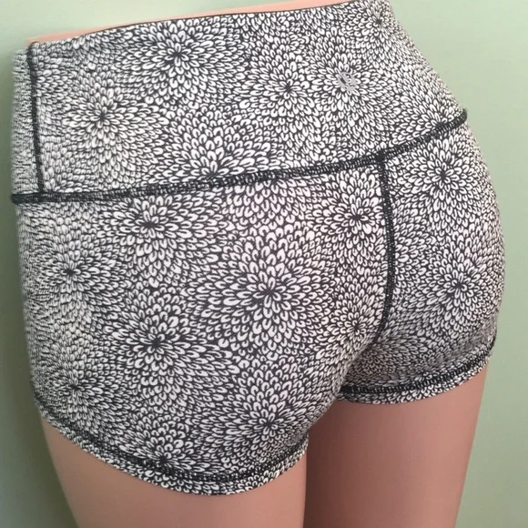 Lululemon Shorts - Picture 5 of 7